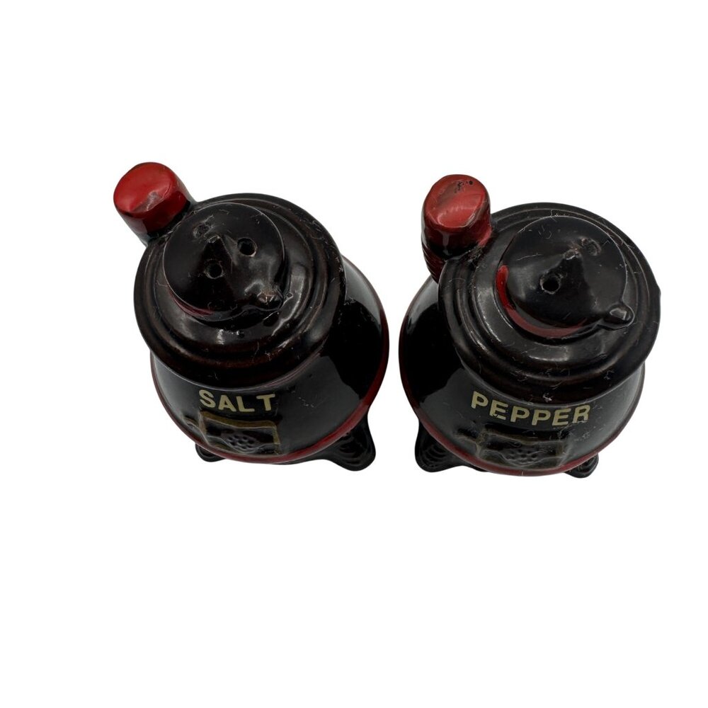 Vintage Cast Iron Stove Salt & Pepper Shakers Black & Red Ceramic Rustic Kitchen - Picture 2 of 5